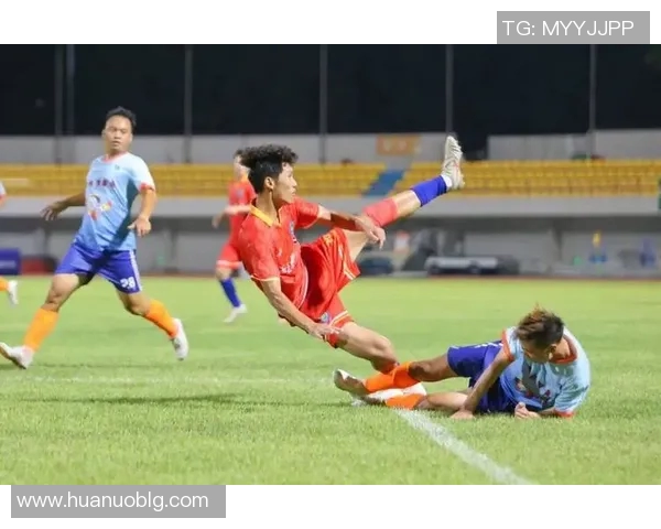 足球明星如何凭借弯刀技艺在绿茵场上崭露头角成就辉煌职业生涯