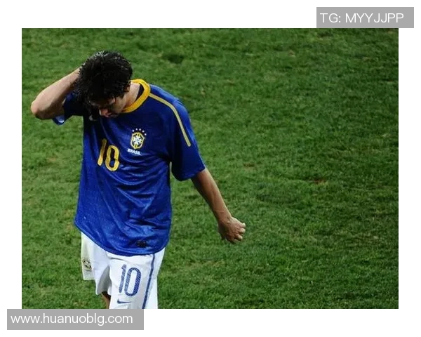 足球传奇卡卡的墙画艺术展现了他辉煌的职业生涯与无与伦比的球技魅力